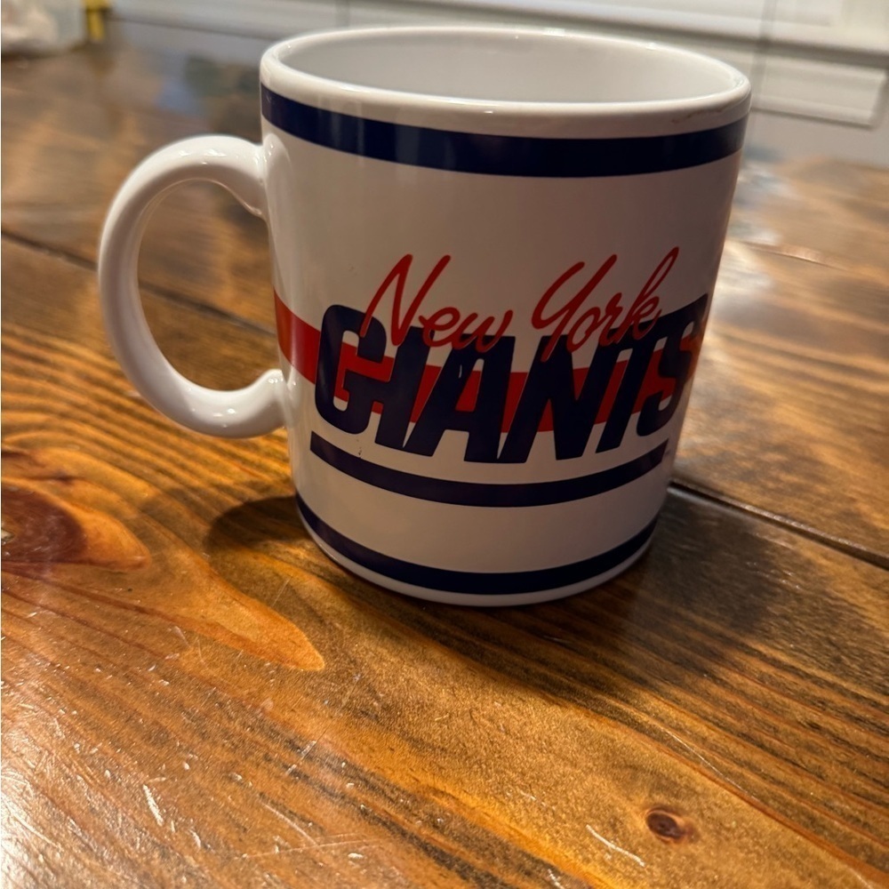 VINTAGE NY GIANTS MUG LARGE. Never used 18oz. Logo on both sides - Picture 3 of 7